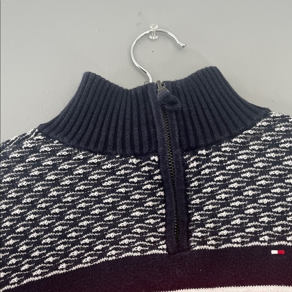 Tommy Hilfiger Men's Black and Red Zip-Up Sweater Size Medium - Picture 6 of 6